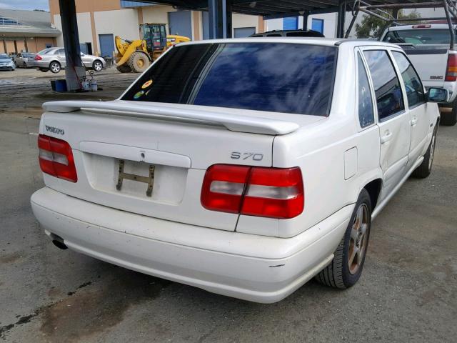 YV1LS5570W1502708 - 1998 VOLVO S70 WHITE photo 4