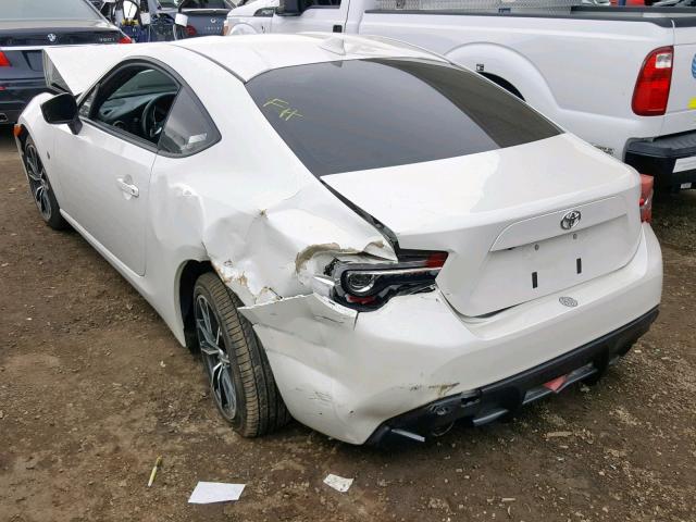 JF1ZNAA11H8703731 - 2017 TOYOTA 86 BASE WHITE photo 3