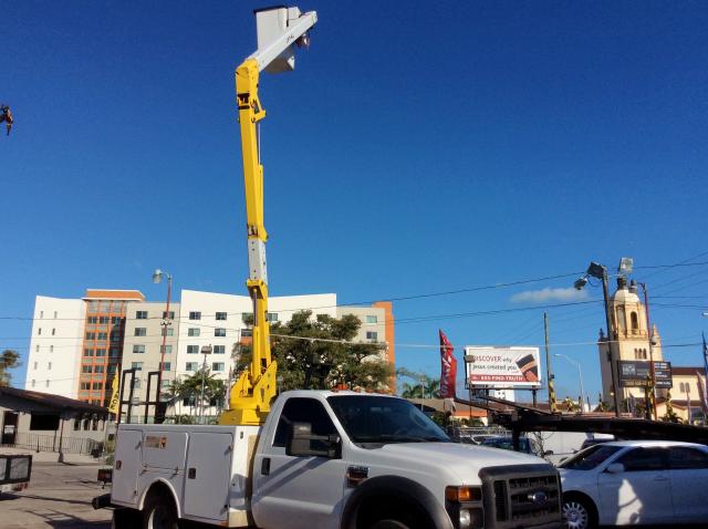 1FDAF56RX8ED33130 - 2008 FORD F550 SUPER WHITE photo 9