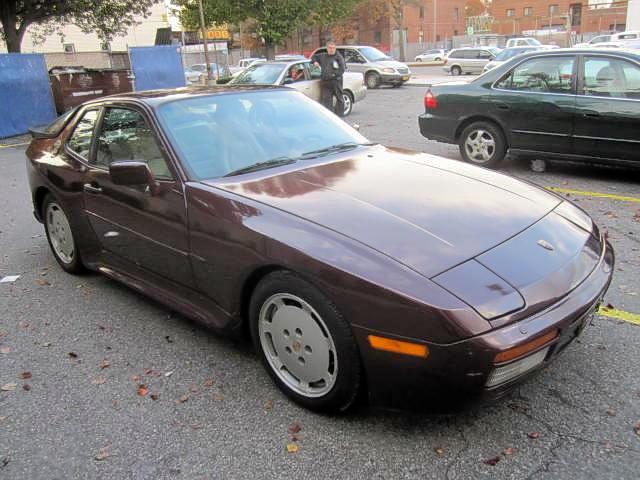 WP0AA2954JN150791 - 1988 PORSCHE 944 MAROON photo 1