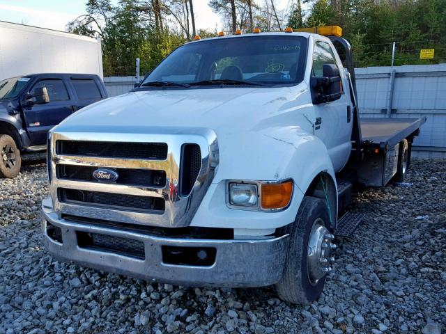 3FRNF6FC2BV086112 - 2011 FORD F650 SUPER WHITE photo 2