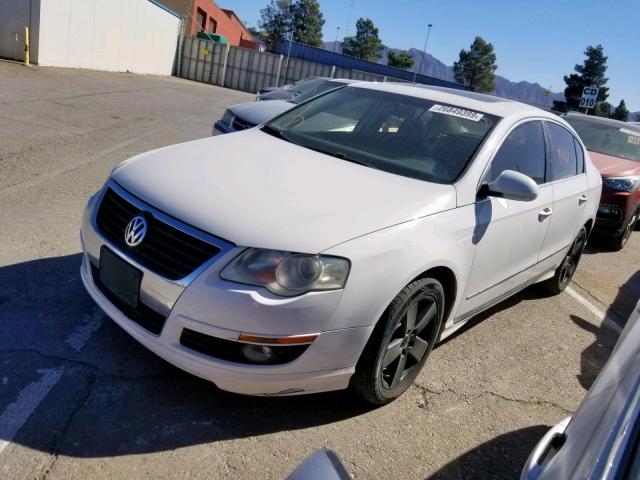 WVWJK73C39P011219 - 2009 VOLKSWAGEN PASSAT TUR WHITE photo 2