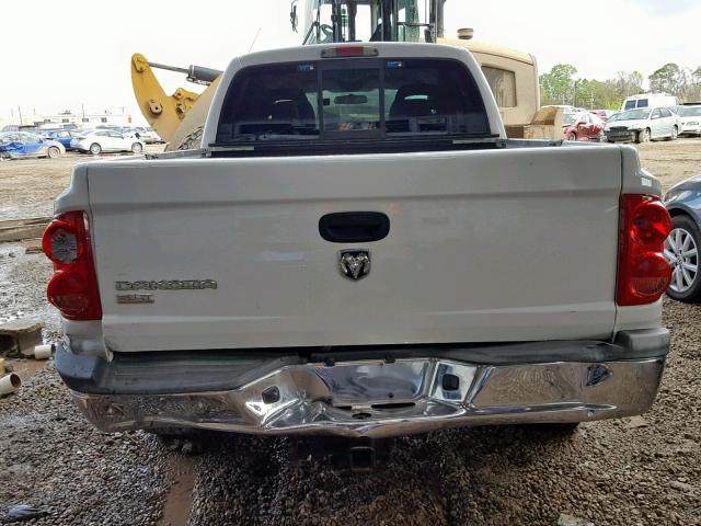 1D7HE48KX5S119547 - 2005 DODGE DAKOTA QUA WHITE photo 9