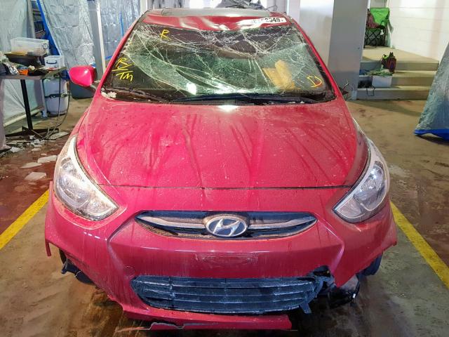 KMHCT5AEXHU305095 - 2017 HYUNDAI ACCENT SE RED photo 9