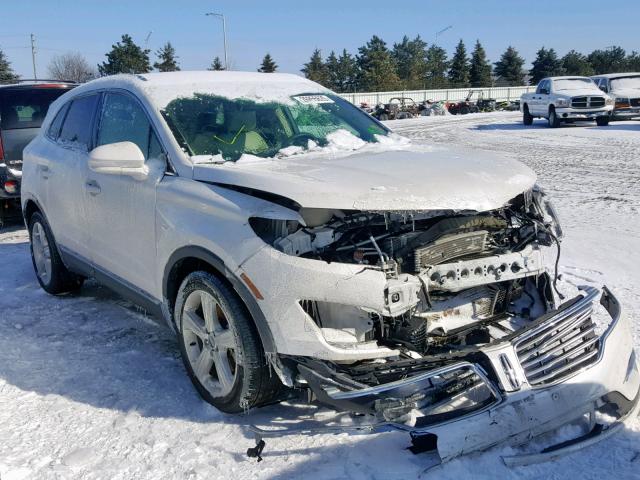 5LMCJ1C92HUL36546 - 2017 LINCOLN MKC PREMIE WHITE photo 1