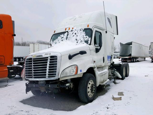 3AKJGLBG0DSFF2903 - 2013 FREIGHTLINER CASCADIA 1 WHITE photo 2