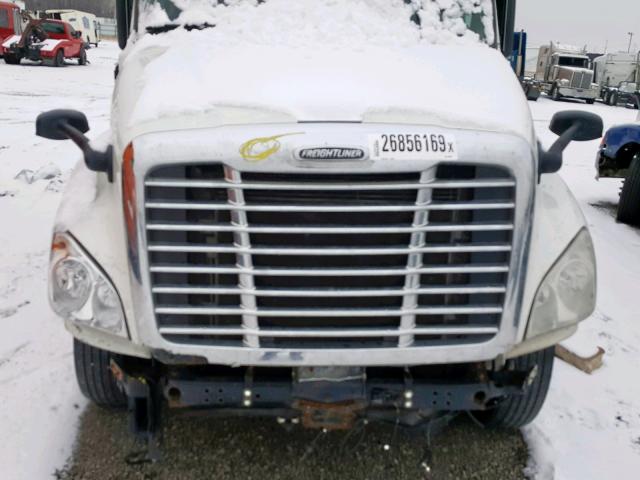 3AKJGLBG0DSFF2903 - 2013 FREIGHTLINER CASCADIA 1 WHITE photo 7