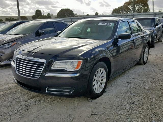 2C3CCAAGXEH127710 - 2014 CHRYSLER 300 BLACK photo 2