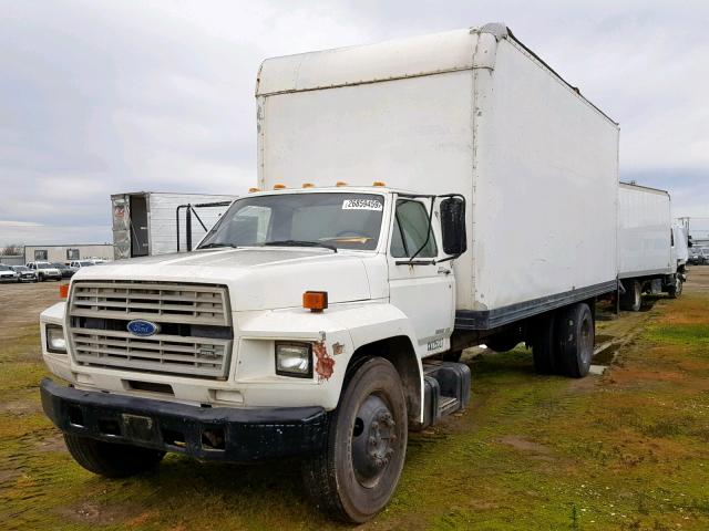 1FDNK74P2KVA17271 - 1989 FORD F700 F WHITE photo 2