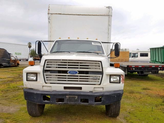 1FDNK74P2KVA17271 - 1989 FORD F700 F WHITE photo 9