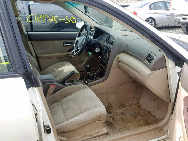 4S3BH665526628434 - 2002 SUBARU LEGACY OUT WHITE photo 5