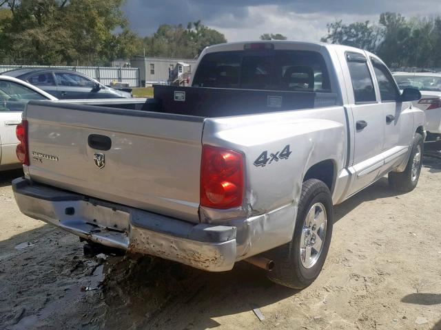 1D7HW48K86S604316 - 2006 DODGE DAKOTA QUA SILVER photo 4