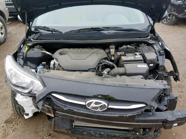 KMHCT4AE2HU342829 - 2017 HYUNDAI ACCENT SE BLACK photo 7