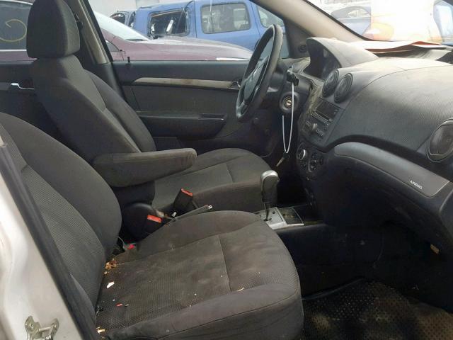 KL1TD56E79B335153 - 2009 CHEVROLET AVEO LS WHITE photo 5