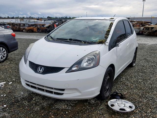 JHMGE8G3XDC012156 - 2013 HONDA FIT WHITE photo 2