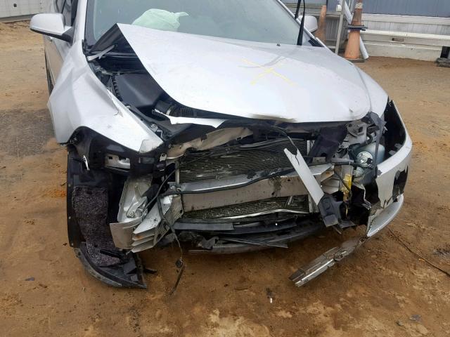 1G1ZC5EU0CF190951 - 2012 CHEVROLET MALIBU 1LT SILVER photo 9