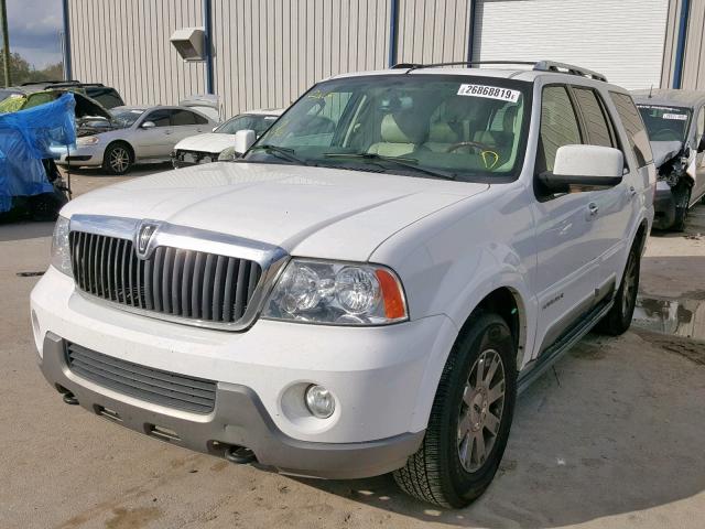 5LMFU27R84LJ34394 - 2004 LINCOLN NAVIGATOR Ақ фото 2