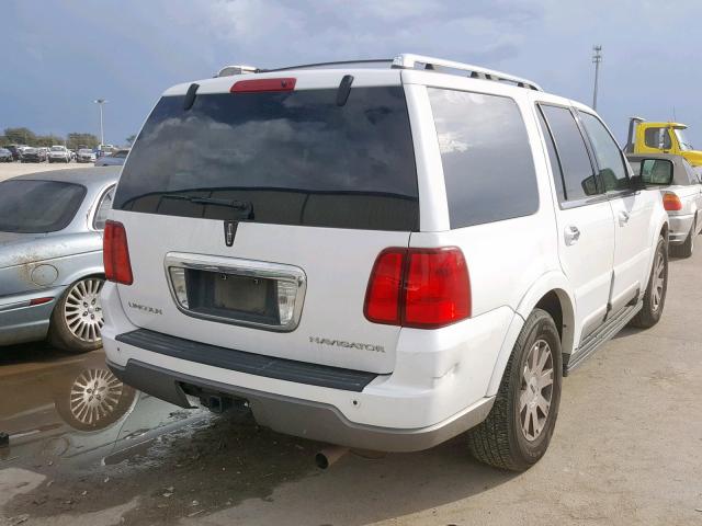 5LMFU27R84LJ34394 - 2004 LINCOLN NAVIGATOR Ақ фото 4