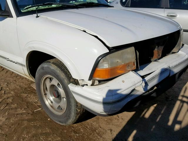 1GTCS1940WK507447 - 1998 GMC SONOMA WHITE photo 9