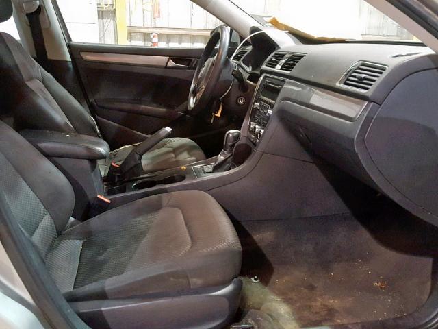 1VWAP7A38CC031658 - 2012 VOLKSWAGEN PASSAT S SILVER photo 5