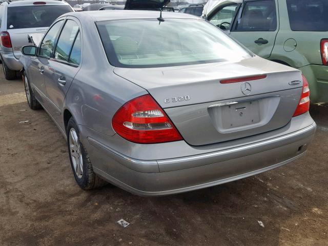 WDBUF65J54A479079 - 2004 MERCEDES-BENZ E 320 GRAY photo 3