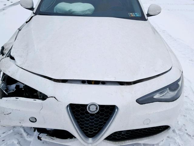 ZARFAEEN0H7542460 - 2017 ALFA ROMEO GIULIA TI WHITE photo 7