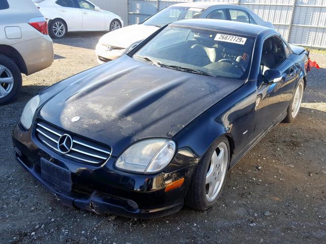 WDBKK65F21F209661 - 2001 MERCEDES-BENZ SLK 320 BLACK photo 2