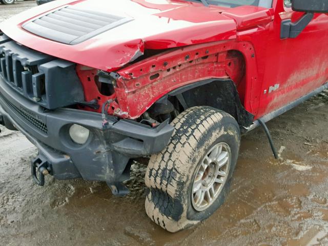 5GTDN136968106846 - 2006 HUMMER H3 RED photo 9