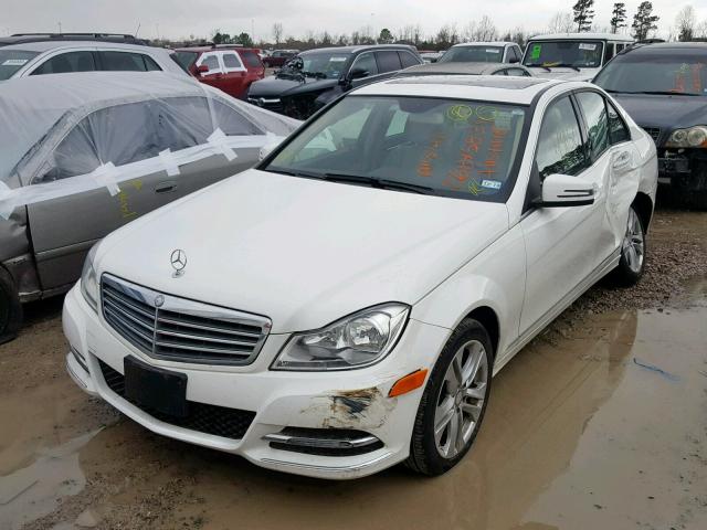 WDDGF4HB5DA845376 - 2013 MERCEDES-BENZ C 250 WHITE photo 2