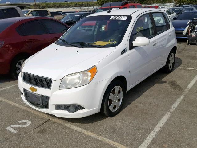 KL1TD66E79B607416 - 2009 CHEVROLET AVEO LS WHITE photo 2