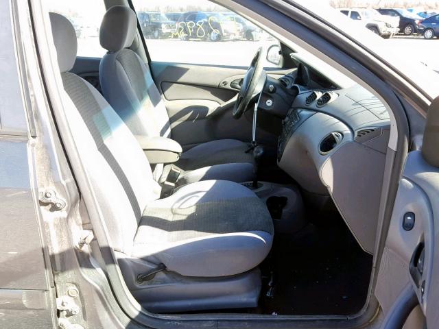 1FAFP34Z34W139256 - 2004 FORD FOCUS SE C GRAY photo 5