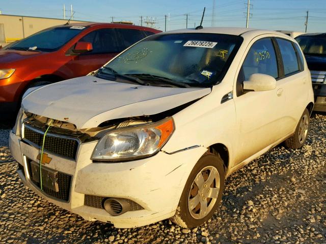 KL1TD6DE6BB212684 - 2011 CHEVROLET AVEO LS WHITE photo 2