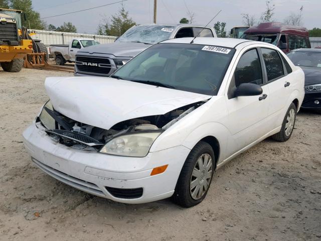 1FAFP34N97W258317 - 2007 FORD FOCUS ZX4 WHITE photo 2