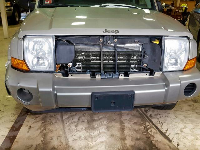 1J8HG48K37C520349 - 2007 JEEP COMMANDER GRAY photo 9