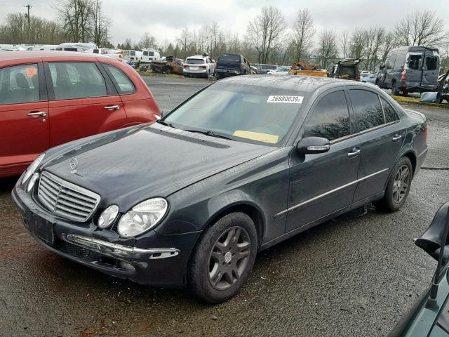 WDBUF65J33X106988 - 2003 MERCEDES-BENZ E 320 GRAY photo 2