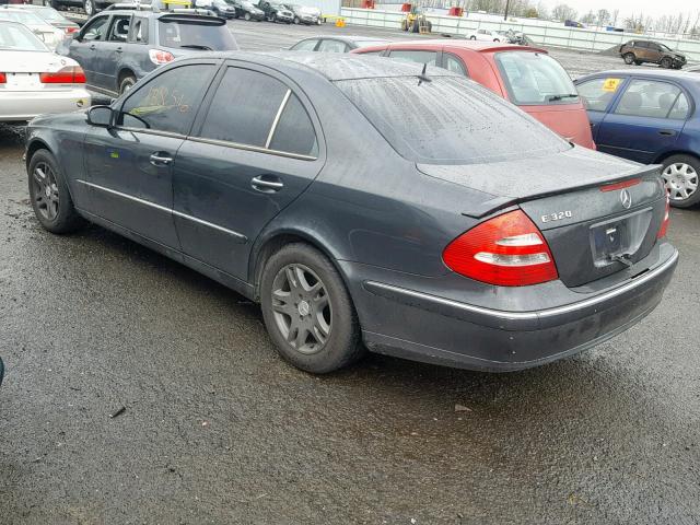 WDBUF65J33X106988 - 2003 MERCEDES-BENZ E 320 GRAY photo 3