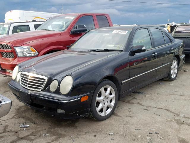 WDBJF65J61B212106 - 2001 MERCEDES-BENZ E 320 BLACK photo 2