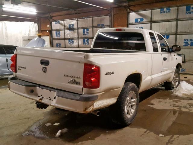 1D7HW32P49S800563 - 2009 DODGE DAKOTA SXT WHITE photo 4