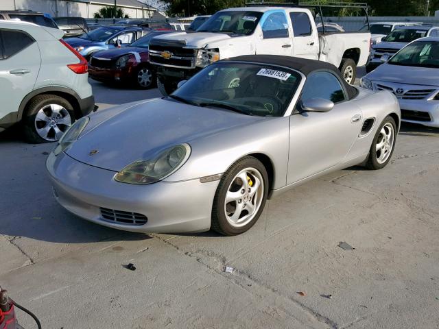 WP0CA2983XU621444 - 1999 PORSCHE BOXSTER SILVER photo 2