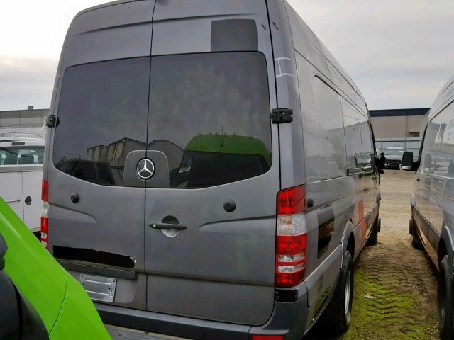 WD3PF4CC8E5893632 - 2014 MERCEDES-BENZ SPRINTER 3 BLACK photo 4