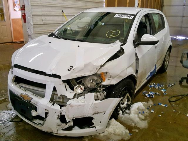 1G1JA6SH1E4222451 - 2014 CHEVROLET SONIC LS WHITE photo 2
