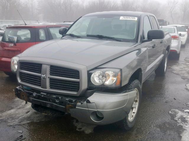 1D7HE48P17S264863 - 2007 DODGE DAKOTA QUA GRAY photo 2