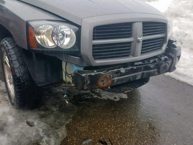 1D7HE48P17S264863 - 2007 DODGE DAKOTA QUA GRAY photo 9