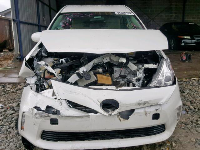 JTDZN3EU2C3017407 - 2012 TOYOTA PRIUS V WHITE photo 9