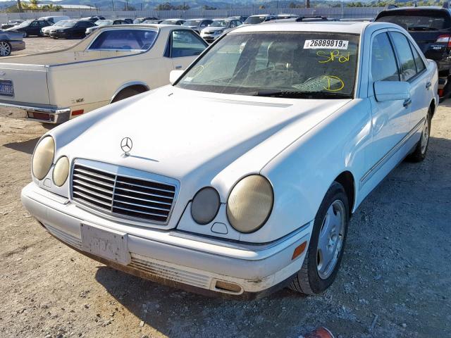 WDBJF72F0VA113301 - 1997 MERCEDES-BENZ E 420 WHITE photo 2