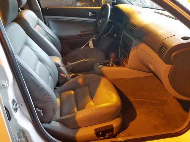 WVWRH63B01E153059 - 2001 VOLKSWAGEN PASSAT GLX 白色 照片 5