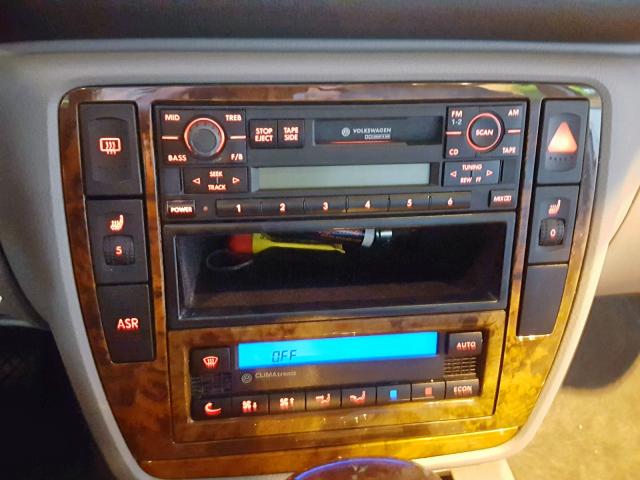 WVWRH63B01E153059 - 2001 VOLKSWAGEN PASSAT GLX 白色 照片 9