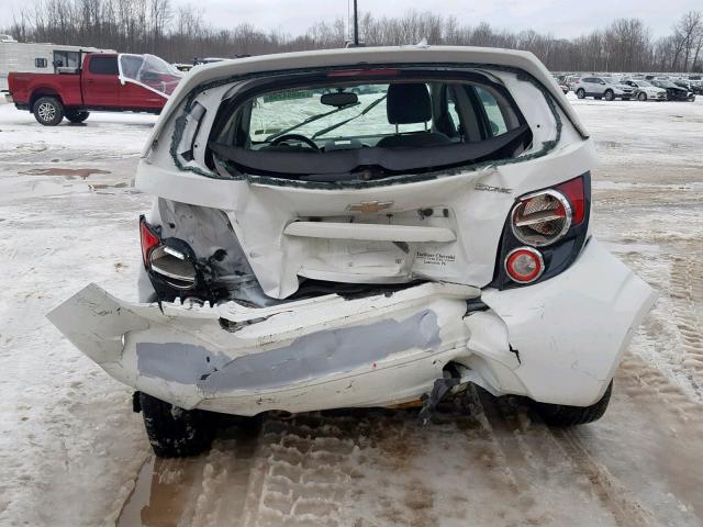 1G1JA6SH2F4131495 - 2015 CHEVROLET SONIC LS 白色 照片 9