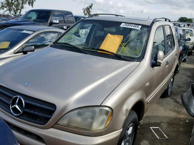 4JGAB54E81A279450 - 2001 MERCEDES-BENZ ML 320 BEIGE photo 2