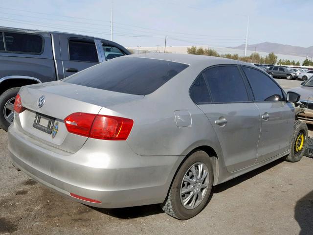 3VW2K7AJ9EM320101 - 2014 VOLKSWAGEN JETTA BASE SILVER photo 4